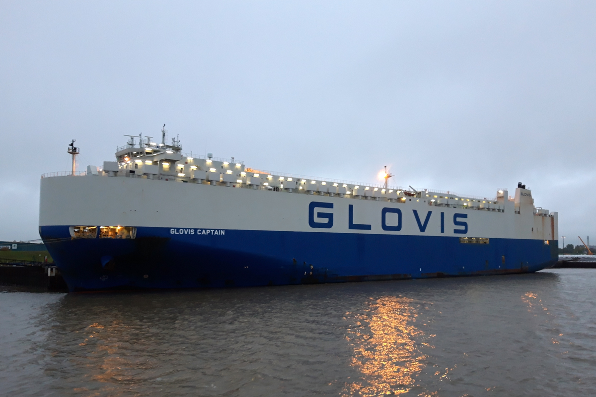 Autotransporter  GLOVIS CAPTAIN  in Emden 17.10.2019