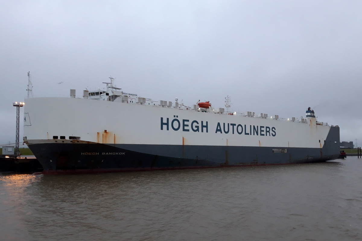 Autotransporter  HÖEGH BANGKOK  in Emden 17.10.2019