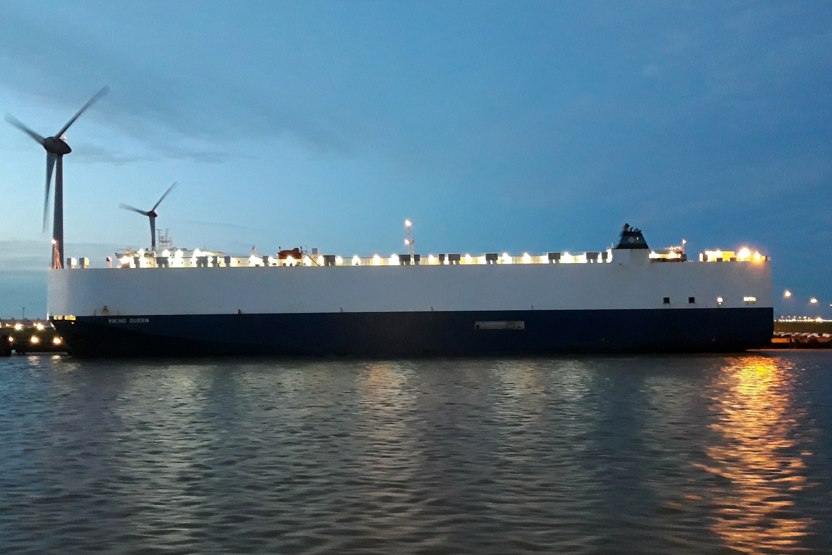 Autotransporter  VIKING QUEEN  in Emden 19.10.2019 