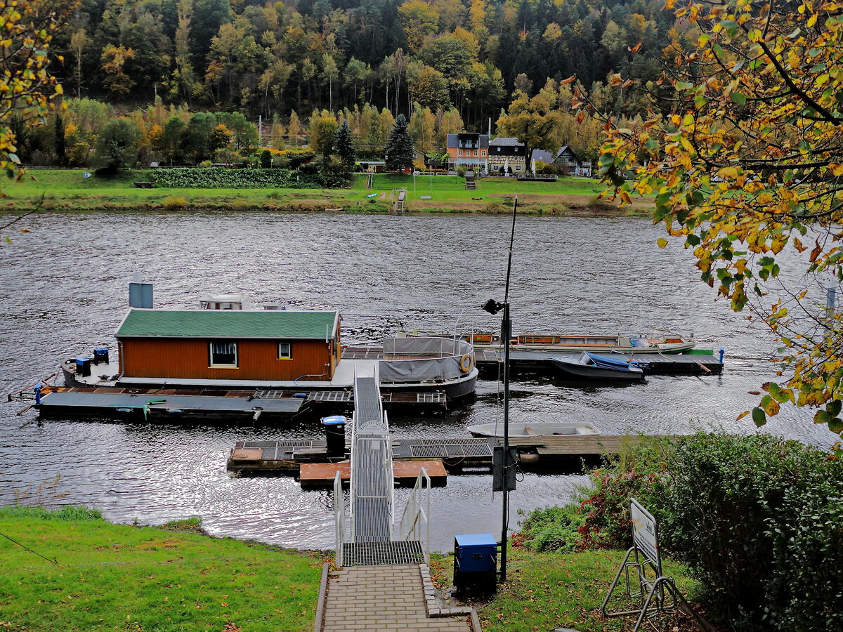 Bad Schandau am 22. Oktober 2021 wurde von  der An der Elbe ein Yachtclub Postelwitz e.V. gesehen und fotografiert.