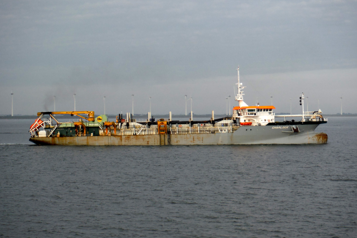 Baggerschiff  CHARLOCK  vor Eemshaven 1.8.2017