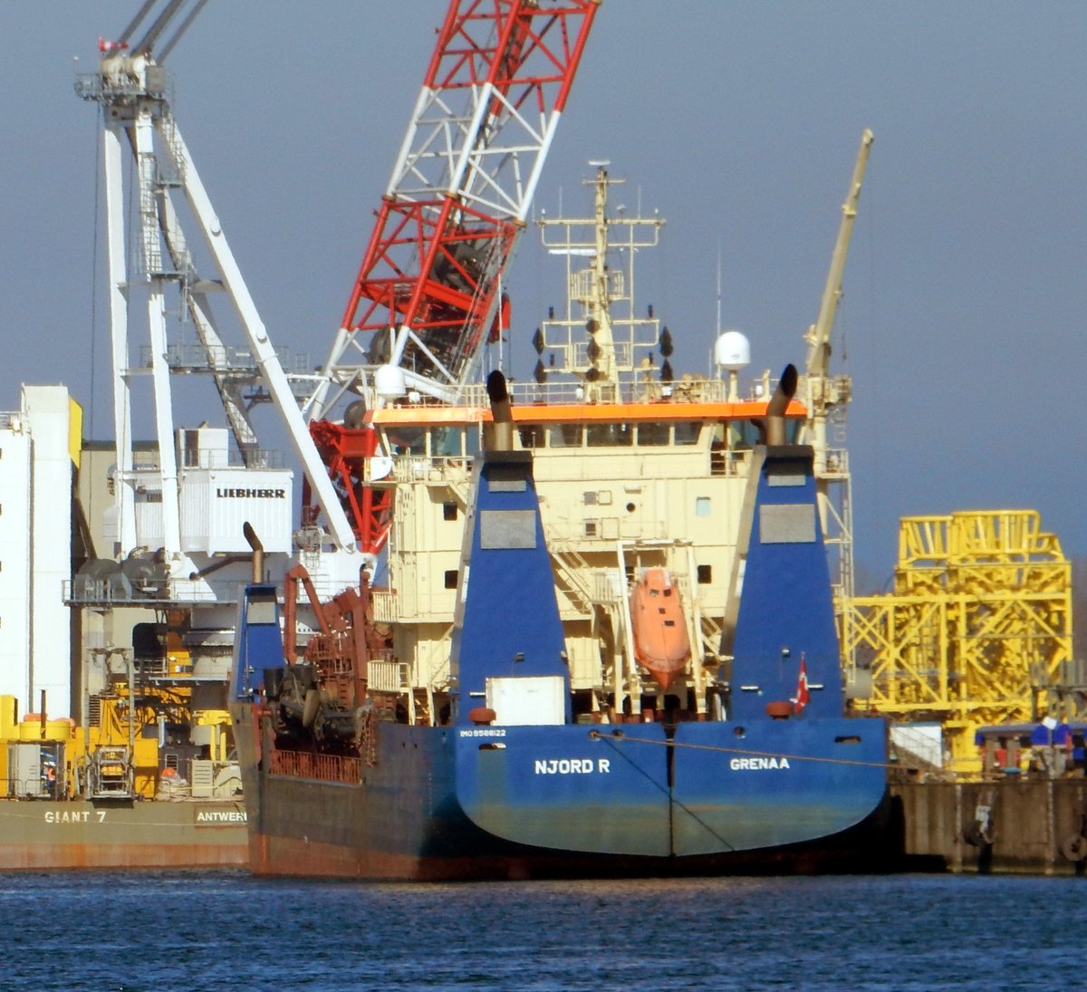 Baggerschiff Njord R am 17.03.16 in Rostock