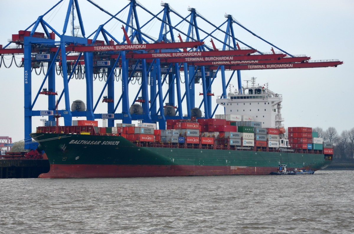BALTHASAR SCHULTE  Containerschiff  IMO  9477610  , Baujahr 2012  , Hamburg - Hafen  , 261 x 32m , 07.04.2015  ,  TEU  4250  

