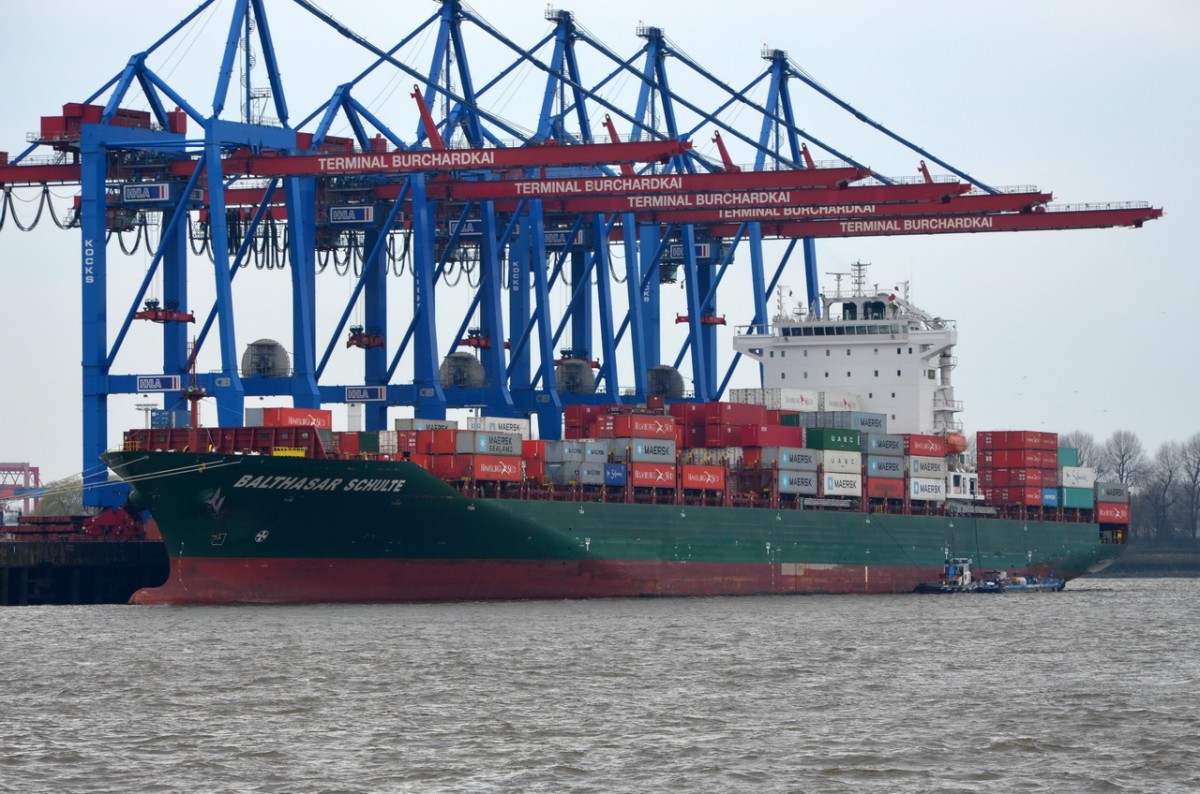 BALTHASAR SCHULTE  Containerschiff  IMO  9477610  , Baujahr 2012  , Hamburg - Hafen  , 261 x 32m , 07.04.2015  ,  TEU  4250  

