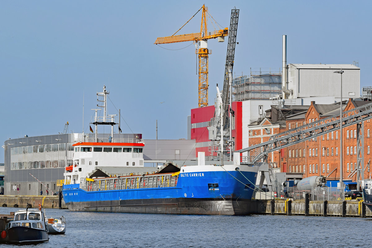 BALTIC CARRIER (IMO: 9138197, MMSI: 236038000) am 08.04.2020 im Hafen von Lübeck