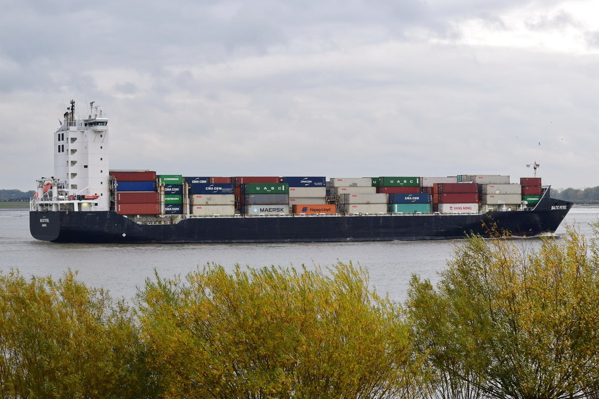 BALTIC PETREL , Feederschiff , IMO 9313216 , Baujahr 2005 , 169 × 27.23m , 1638 TEU , 30.10.2018 Grünendeich