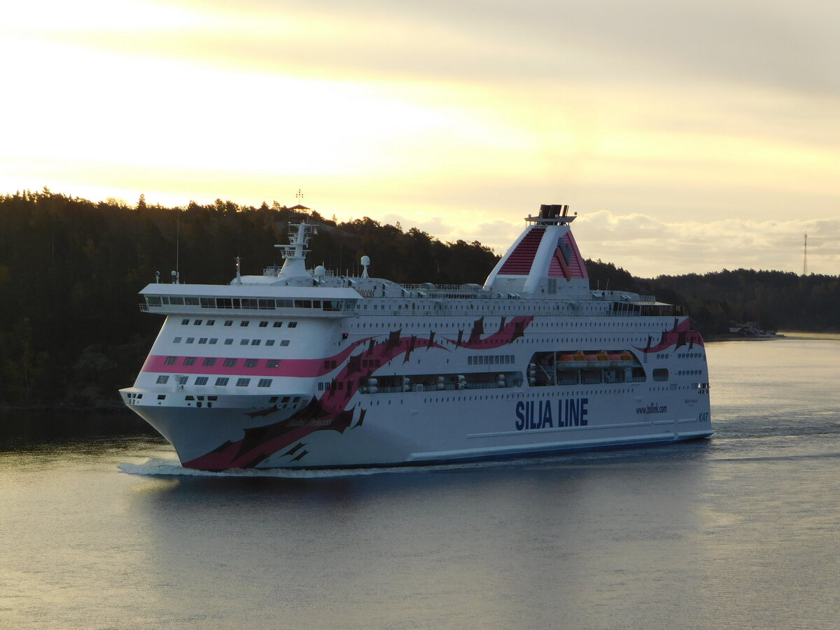 BALTIC PRINCESS; Silja Line; Stockholmer Schären am 19.10.21, gesehen von Bord der Gabriella