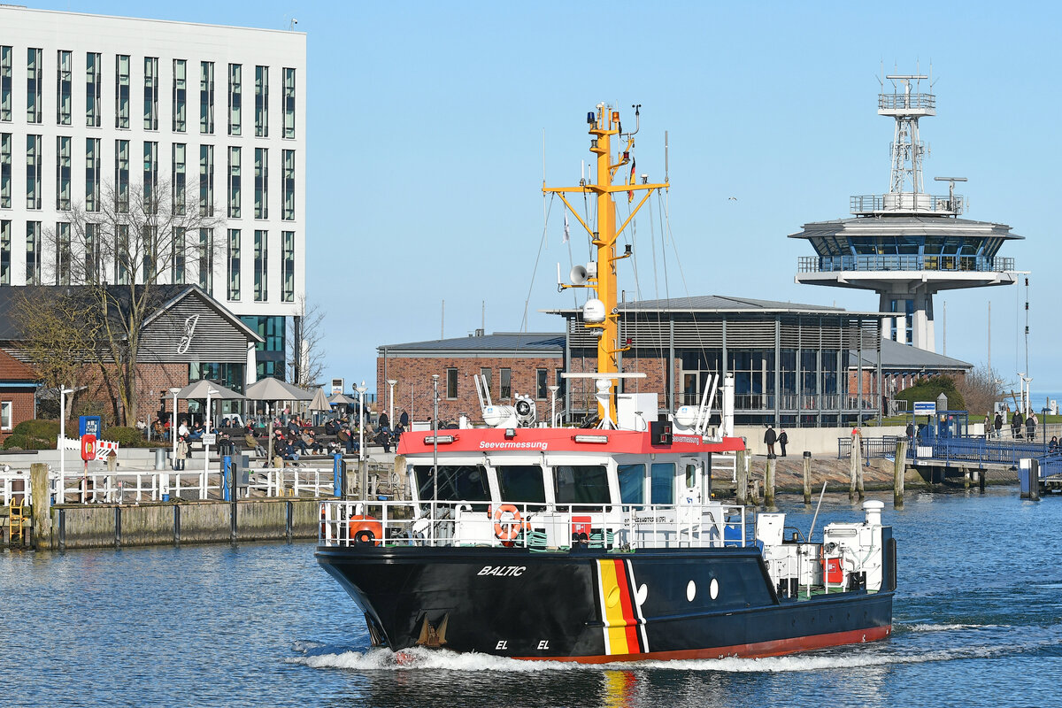 BALTIC, Seevermessungsboot der Schifffahrtspolizei, am 28.02.2023 im Hafen von Lübeck-Travemünde