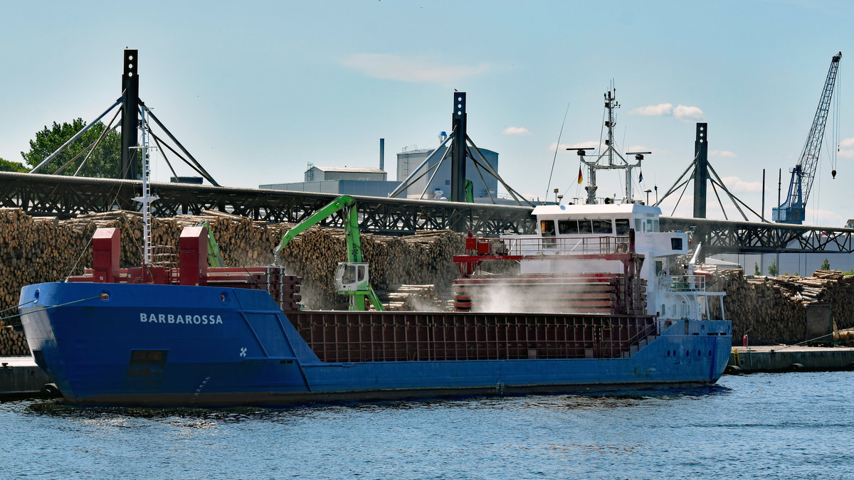 BARBAROSSA (IMO 9197765) am 17.07.2020 am Konstinkai Lübeck