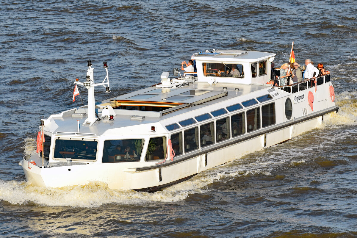 Barkasse DIPLOMAT (H 6026) am 02.09.2022 im Hafen von Hamburg