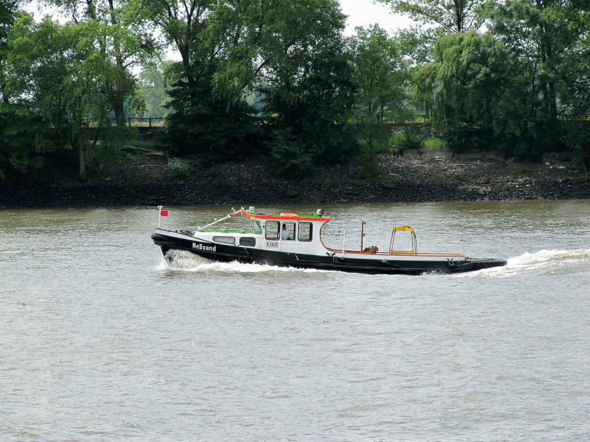 Barkasse Neßsand (H 3420) am 03.07.2014 im Hafen HH auf der Elbe zu Berg.