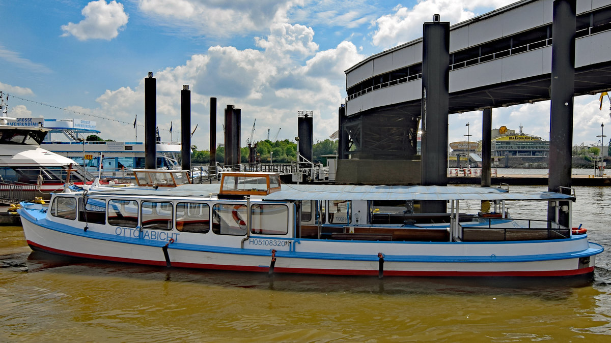 Barkasse OTTO ABICHT (Europanummer: 05108320) am 26.05.2020 im Hafen von Hamburg. Reederei Rainer Abicht