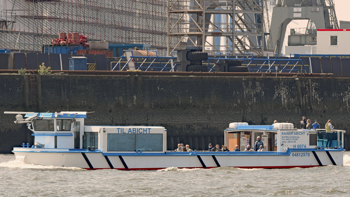 Barkasse TIL ABICHT (Europanummer: 04812570) am 26.05.2020 im Hafen von Hamburg. Reederei Rainer Abicht.