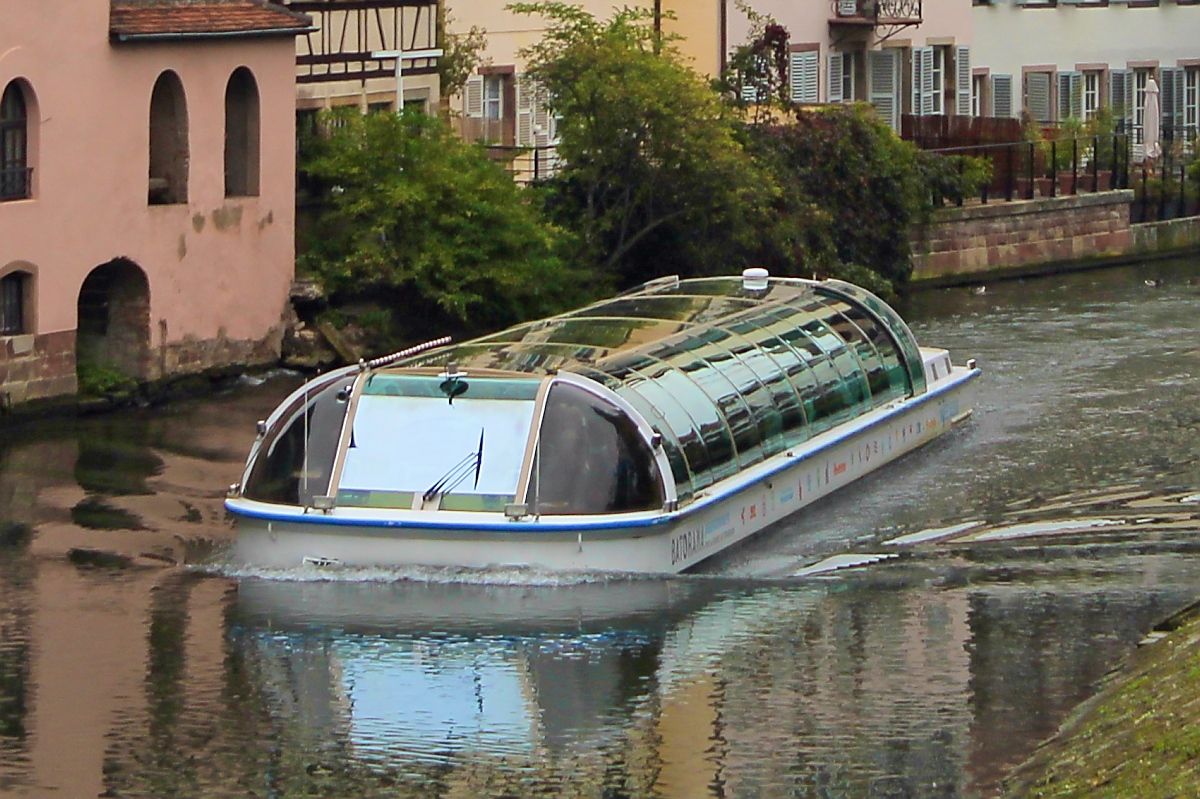  Batorama  heißen die Ausflugsschiffe in Straßburg, eine Zusammensetzung aus  bateau  und  Panorama . 1.10.12