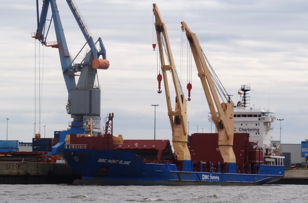 BBC MONT BLANC   Containerschiff  Hamburg-Hafen  02.05.2014