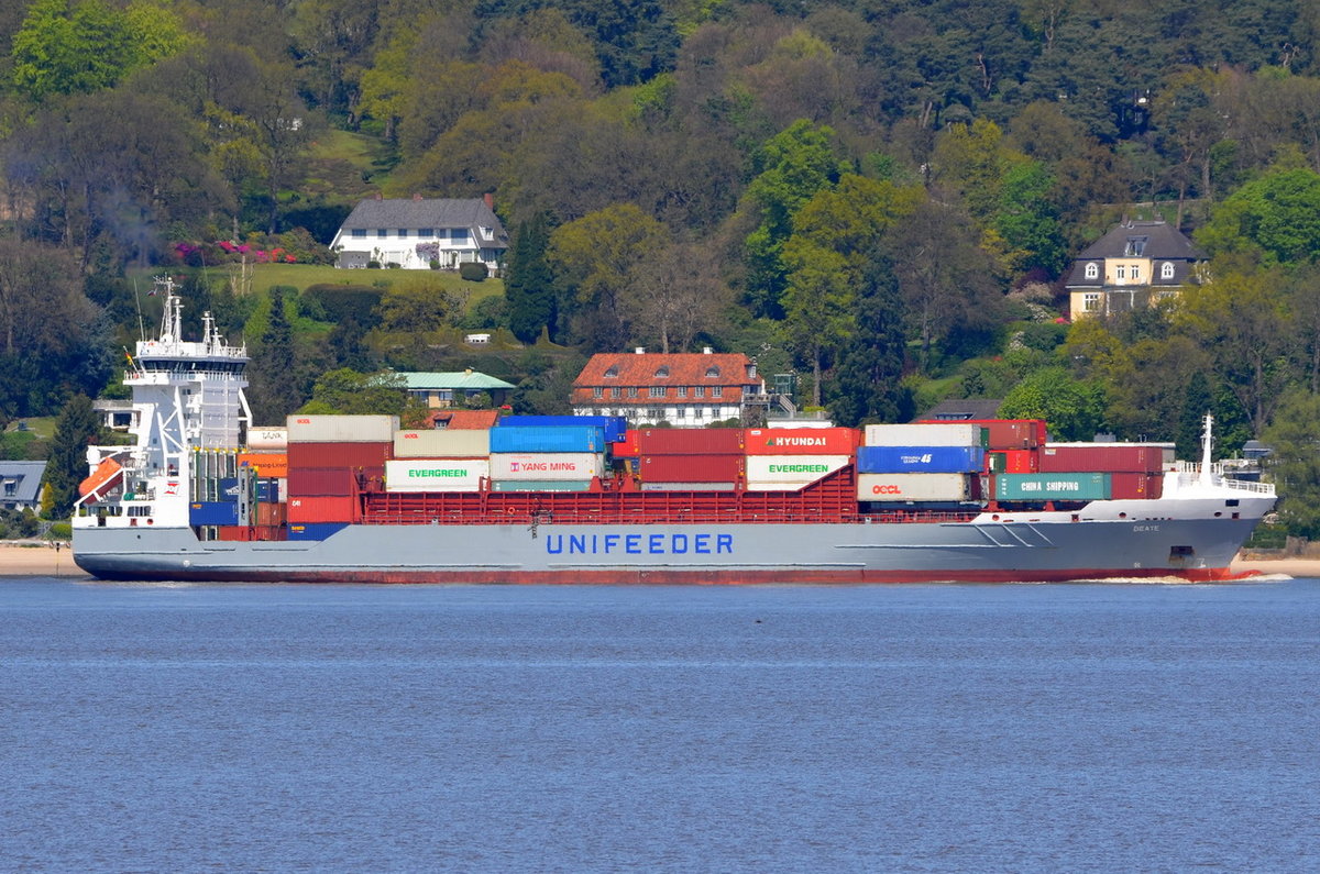 BEATE , Feederschiff , IMO 9333345 , Baujahr 2005 , 868 TEU , 134.4 × 22.7m , 09.05.2017  Hamburg-Cranz
    