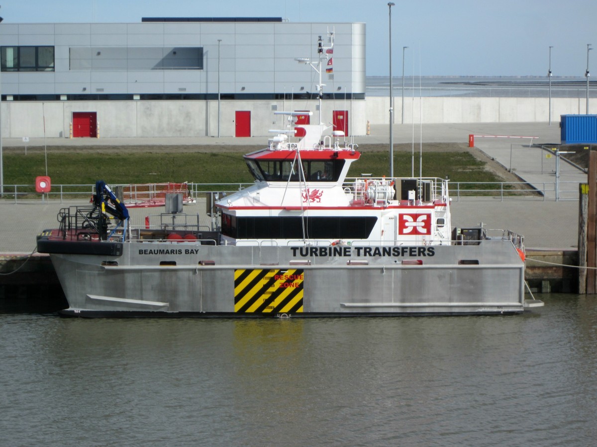 Beaumaris Bay , L 21,3 m , B 7,3 m , lag am 22.03.2015 im Hafen von Norddeich. Dieses im Australien gebaute Fzg. wird u.a. für Servicefahrten zu den Windkraftanlagen eingesetzt. 