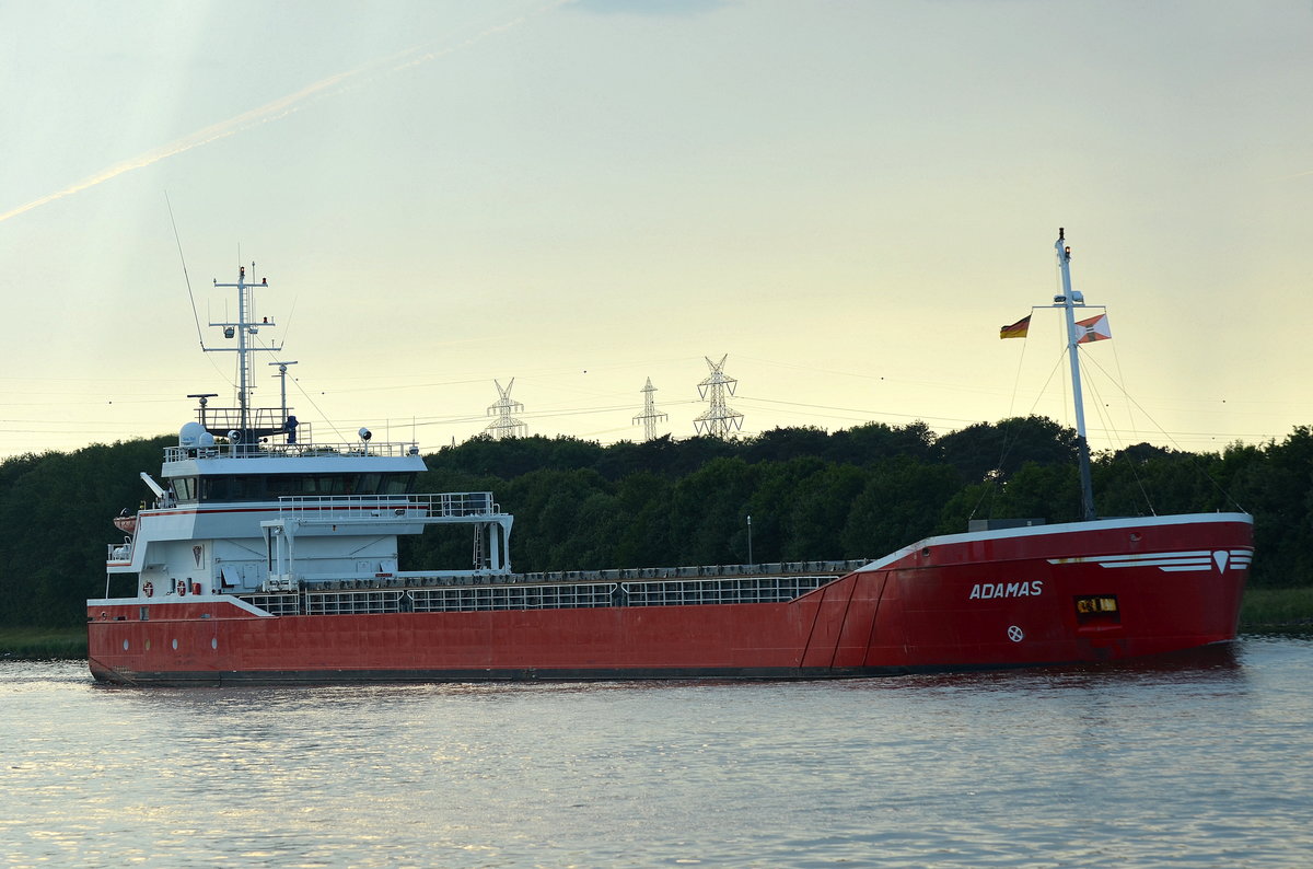 Begegnete mir im Nord-Ostsee-Kanal auch schon öfter die Adamas IMO-Nummer:9489558 Flagge:Niederlande Länge:83.0m Breite:13.0m Baujahr:2010 Bauwerft:Scheepswerf Peters,Kampen Niederland hier am 05.06.16 bei Rade aufgenommen.