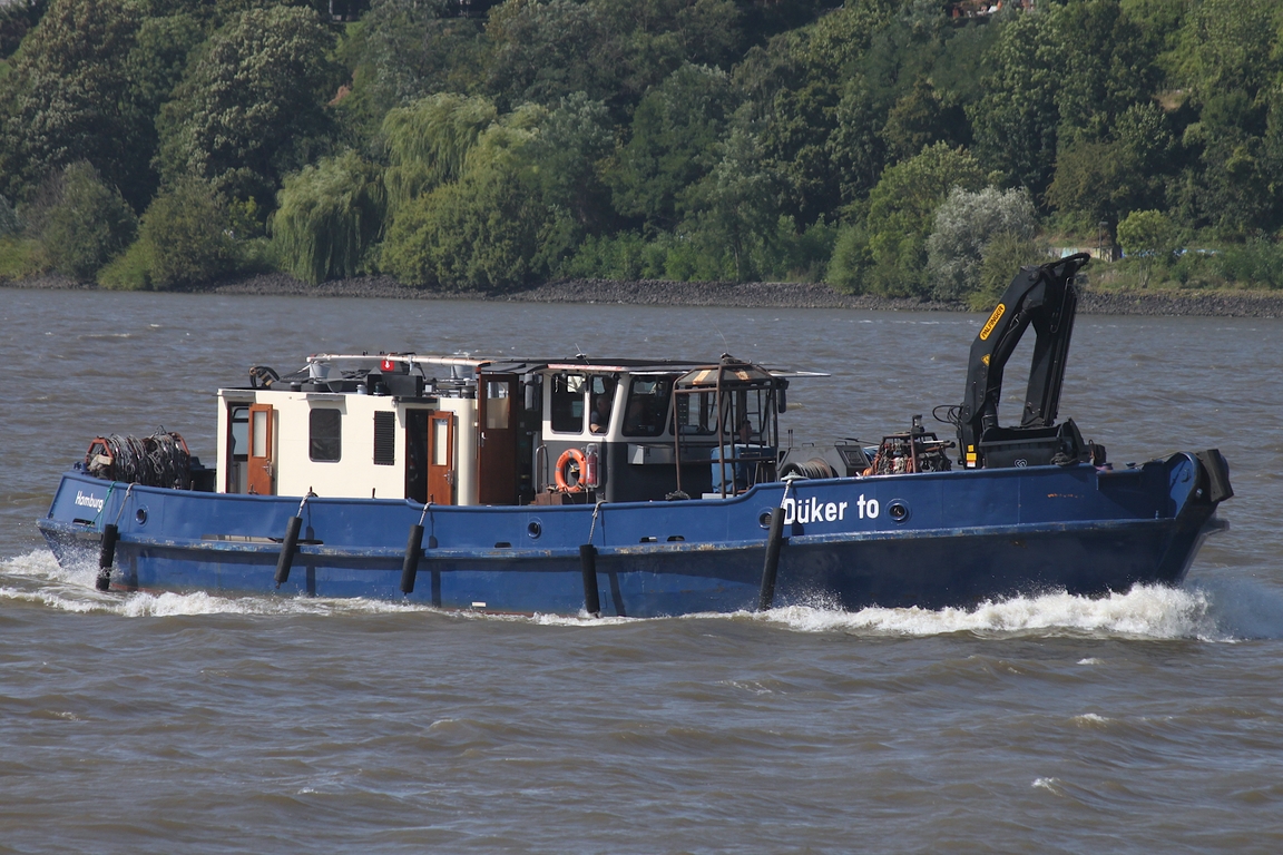 Beh�rdenschiff D�KER TO (H 9010); Eigner/Betreiber: HPA; Datum: 27.08.2026; Aufnahmeort: Elbe/Hafen Hamburg, Deutschland. (Internat. Suchbegriff DUEKER TO )
