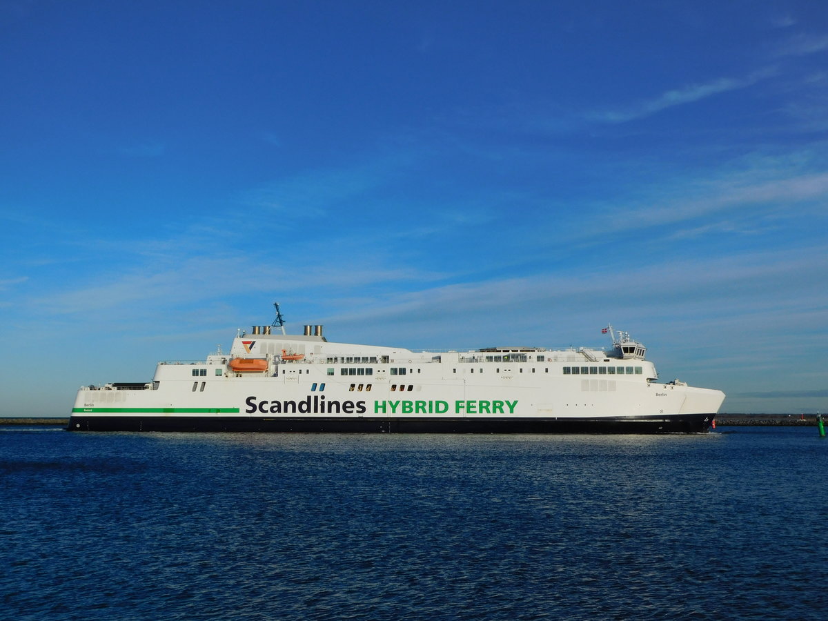 BERLIN; Scandlines, einlaufend Rostock-Warnemünde am 21.01.21