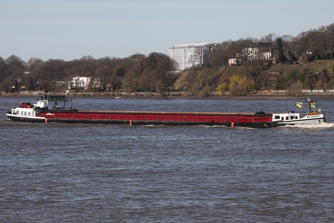 Binnenfrachtschiff ALASCO (ENI 04700180); Datum: 18.03.2026; Aufnahmeort: Elbe/Hafen Hamburg, Deutschland.
