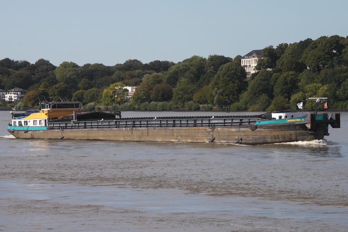 Binnenfrachtschiff CREDENDO VIDES III (ENI 06001814 ); Datum: 07.09.2026; Aufnahmeort: Elbe/Hafen Hamburg, Deutschland.