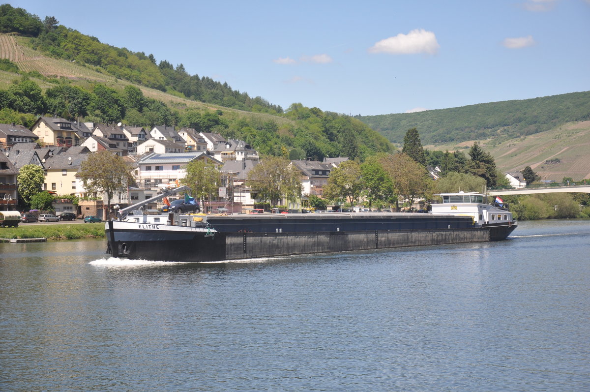 Binnenschiff Elithe aufgenommen 26.05.2017 in Zell (Mosel)