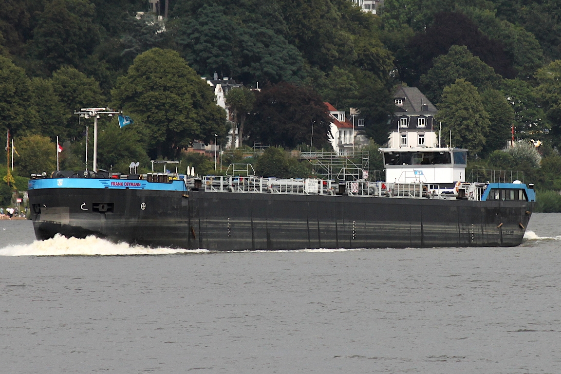 Binnentankschiff FRANK DEYMANN (ENI 04813640); Datum: 08.08.2025; Aufnahmeort: Elbe/Hafen Hamburg, Deutschland. 