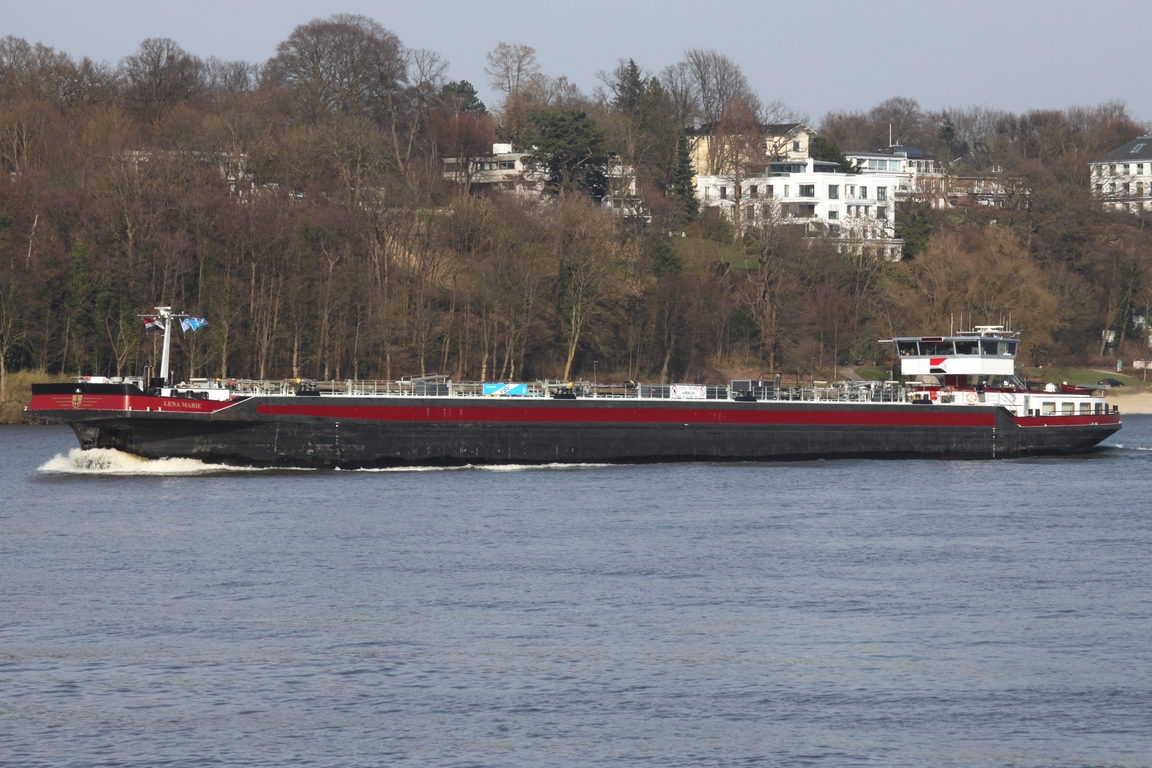 Binnentankschiff LENA MARIE (ENI 04806240); Datum: 19.03.2026; Aufnahmeort: Elbe/Hafen Hamburg, Deutschland.