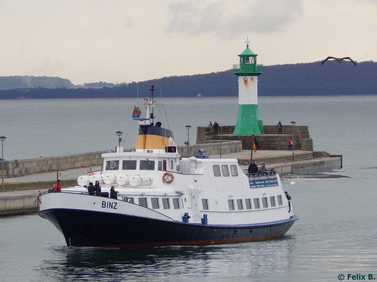  Binz  bei der Einfahrt in den Stadthafen Sassnitz am 22.10.2016