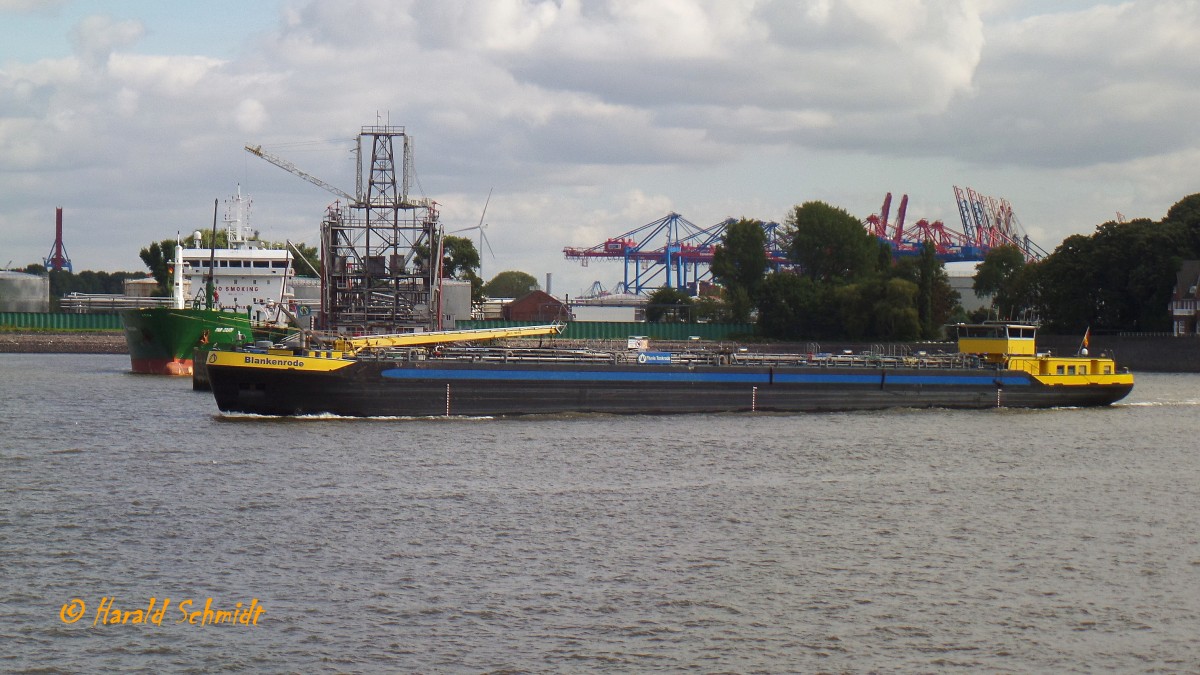 BLANKENRODE (ENI 04807760)  am 8.9.2015, Hamburg, Köhlfleet vor Finkenwerder /
TMS / Lüa 99,9 m, B 9,5 m, Tg 3,3 m / 1 Caterpillar-Diesel 783 kW, 1065 PS / 2009 in Rumänien und Druten, NL /
