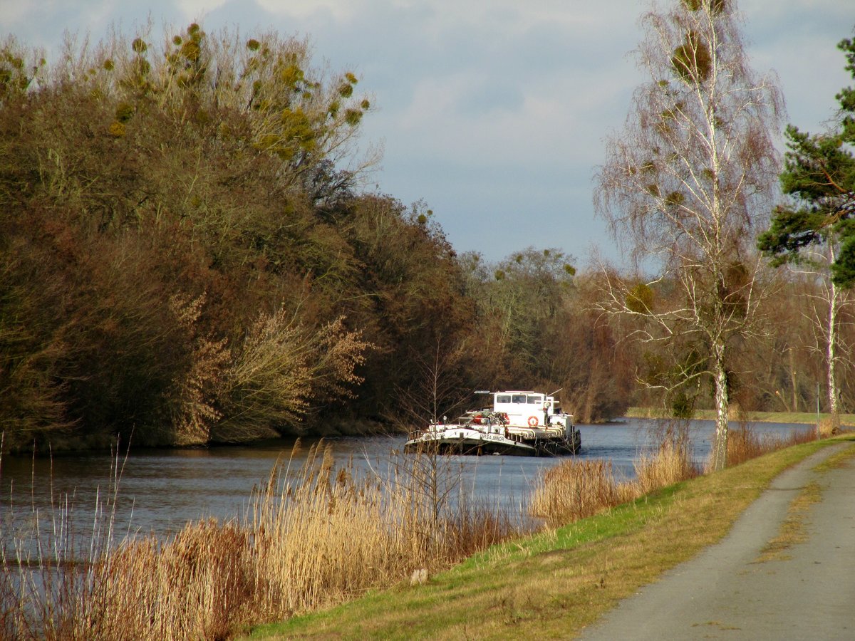 Blick auf den Havelkanal in der Falkenrehder Wublitz am 29.01.2020. Das GMS Ursa Minor (04031280) fuhr zu Tal.