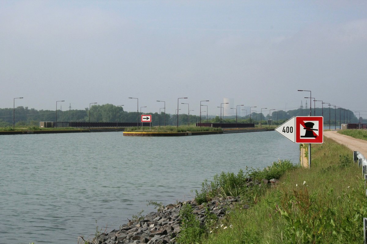 Blick auf die Lippe-Überführung im Dortmund-Ems-Kanal Richtung Datteln am 14.05.2018. Für jede Fahrtrichtung gibt es je eine  Spur . 
