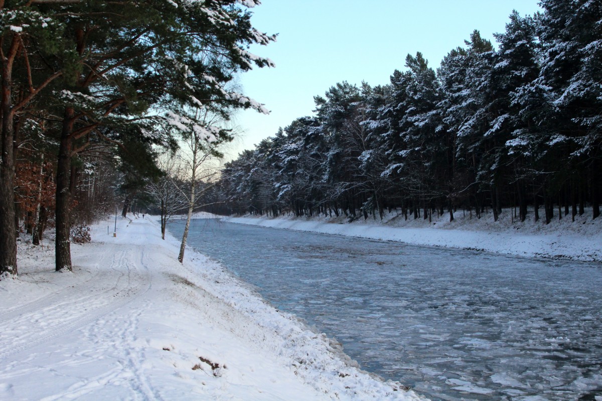 Blick auf die Oder-Spree Wasserstrasse Richtung Osten/Südosten Östlich der Schleuse Wernsdorf am 19.01.2016.