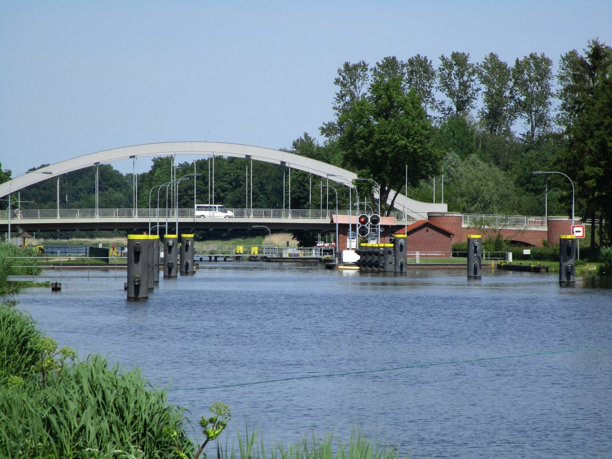 Blick auf die Schleuse Berkenthin / Elbe-Lübeck-Kanal zu Tal am 02.06.2019.