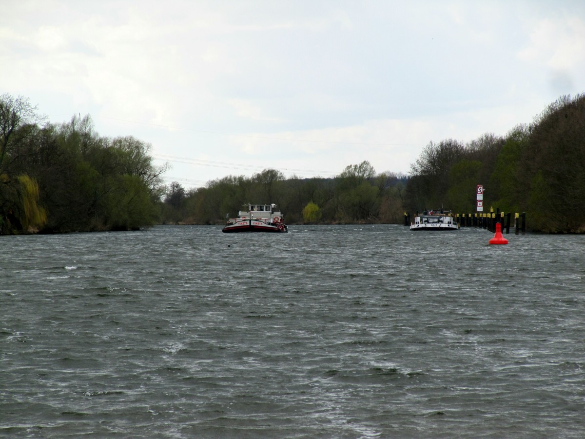 Blick von der Fähre Charlotte / Ketzin auf die Havel zu Tal Richtung Ketziner Havelinseln am 13.04.2015