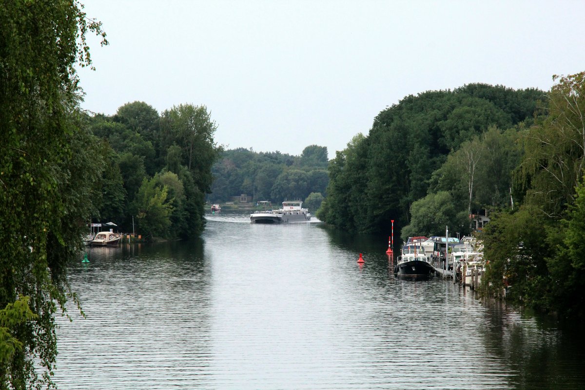 Blick von der Freybrücke in Berlin auf die Havel und das Pichelsdorfer Gmünd am 22.07.2018. Das  TMS  Dettmer Tank 126 (02337369) ist auf Bergfahrt. 