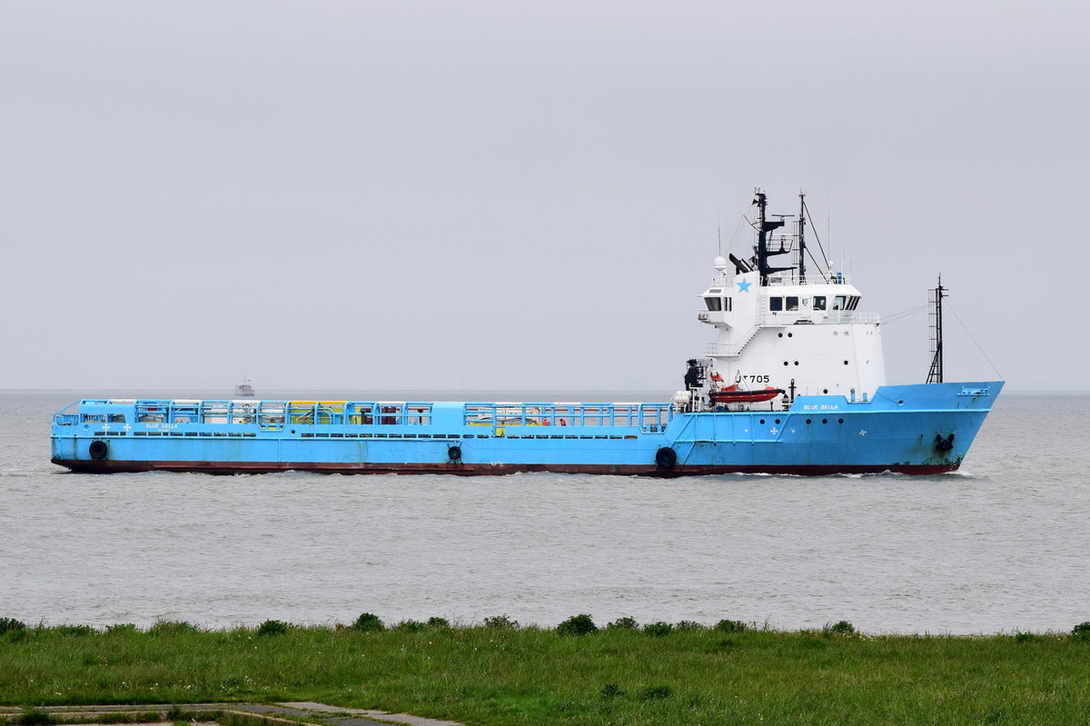 BLUE BELLA , Supply Vessel , IMO 8912340 , Baujahr 1990 , 81.9 × 18m , 18.05.2017  Cuxhaven