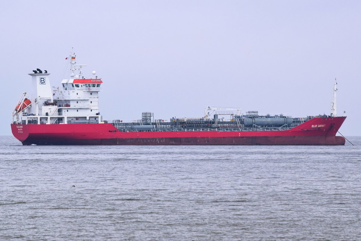 BLUE GARNET , Tanker , IMO 9404364 , Baujahr 2010 , 119.1 × 16.9m , 16.09.2017 Cuxhaven