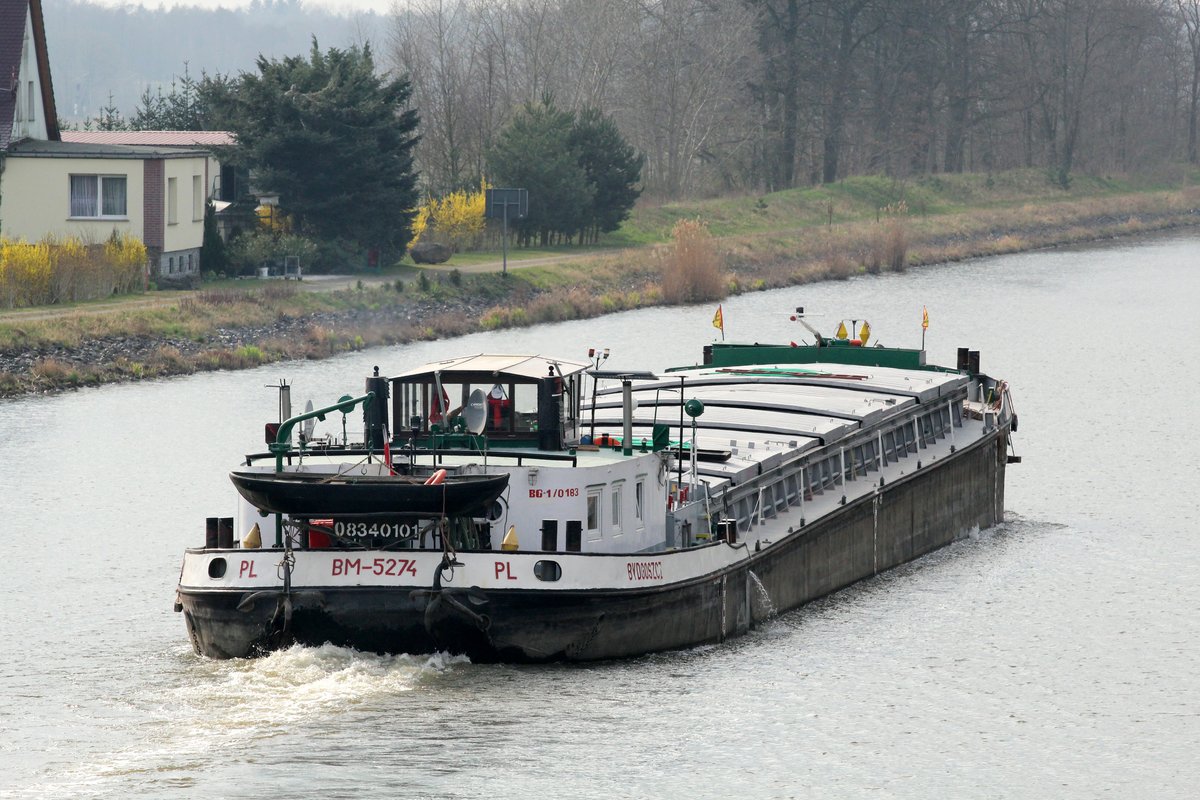 BM-5274 (08340101) am 05.04.2016 im EHK bei Kader Schleuse mit Fahrtrichtung Genthin.