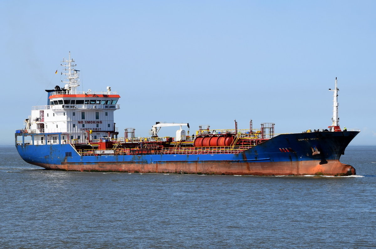BOMAR VESTA , Tanker , IMO 9489560 , Baujahr 2011 , 121 × 16m , 15.05.2017 Cuxhaven