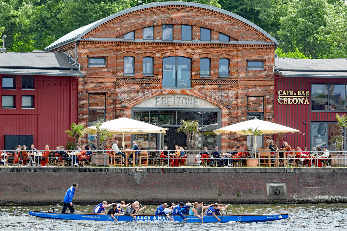 Boot von der Lübecker Rudergesellschaft am 13.6.2021 im Hafen von Lübeck