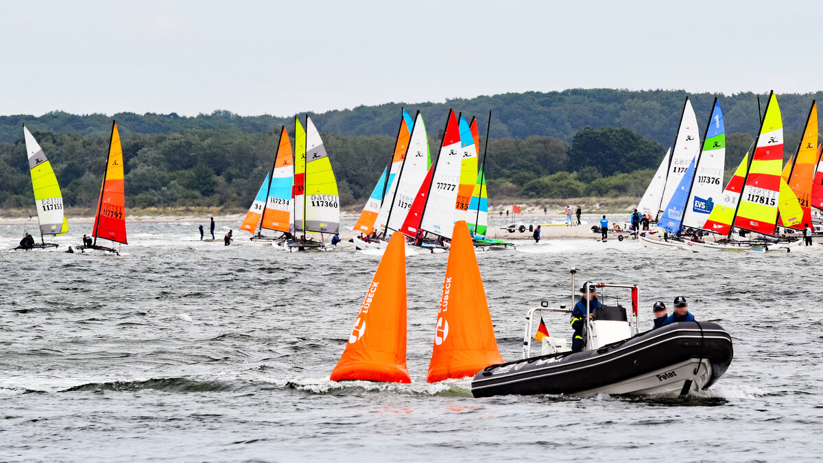 Boote während der Travemünder Woche vor Lübeck-Travemünde. Aufnahme vom 29.07.2022