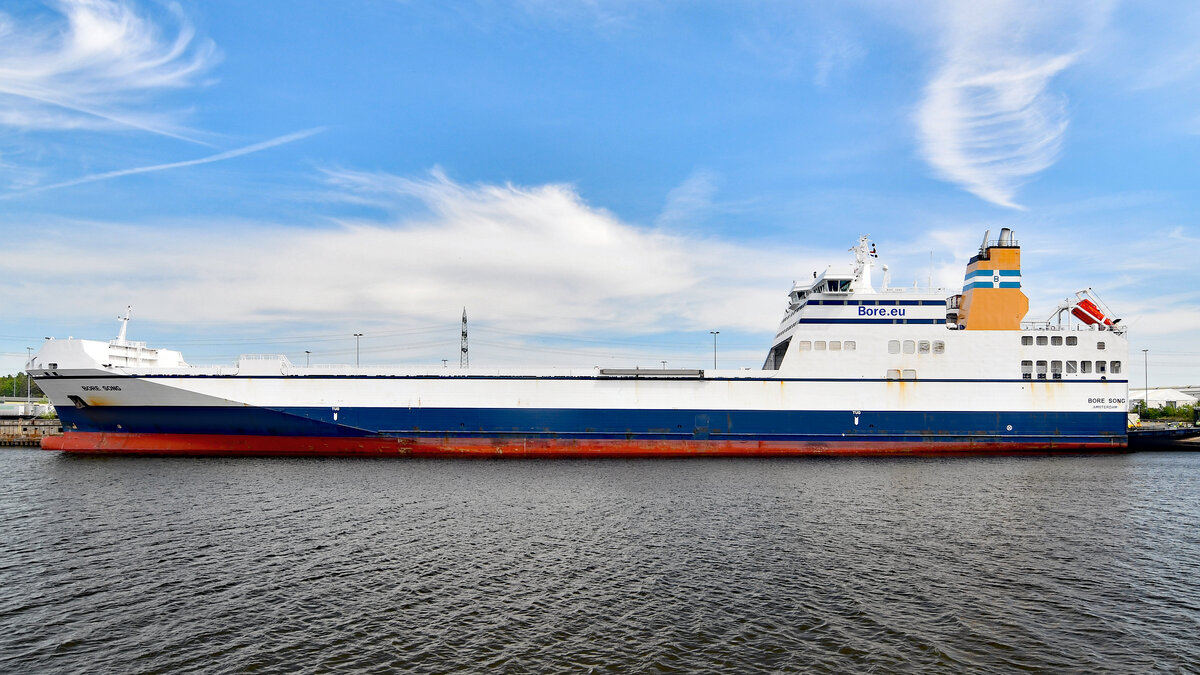 BORE SONG (IMO 9443566) am 22.05.2023 im Hafen von Lübeck