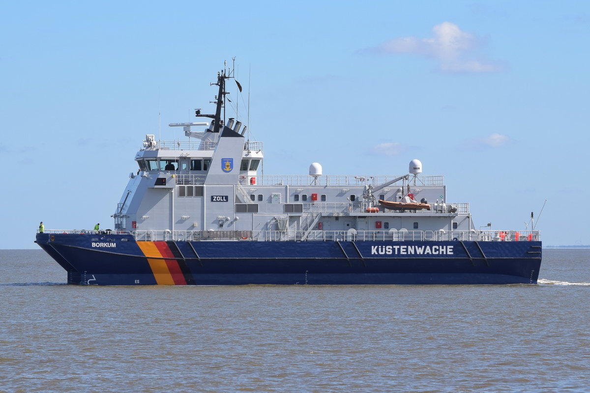 BORKUM ,ZOLL , IMO 9500376 , Baujahr 2009 , 49.42 × 19.08m , 06.04.2018 Cuxhaven