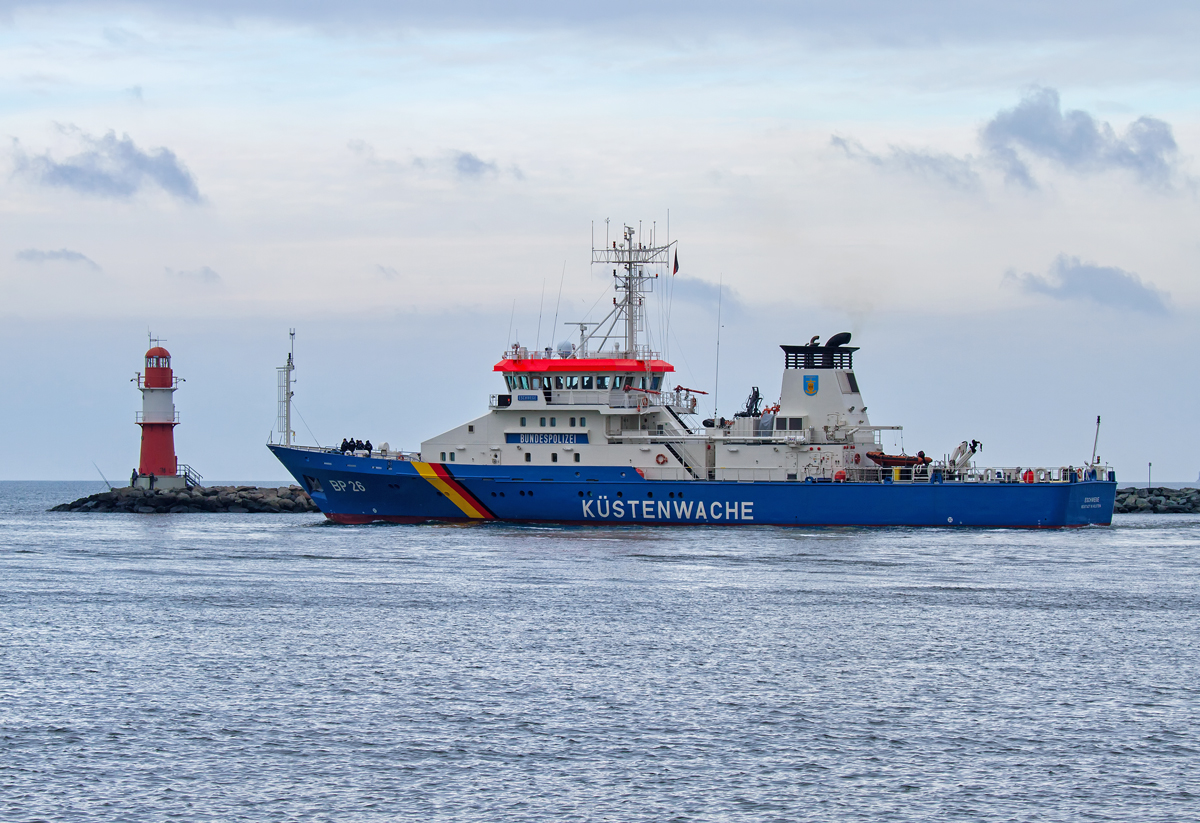 BP 26 ESCHWEGE der Bundespolizei am Molenfeuer in Warnemünde. - 15.01.2014