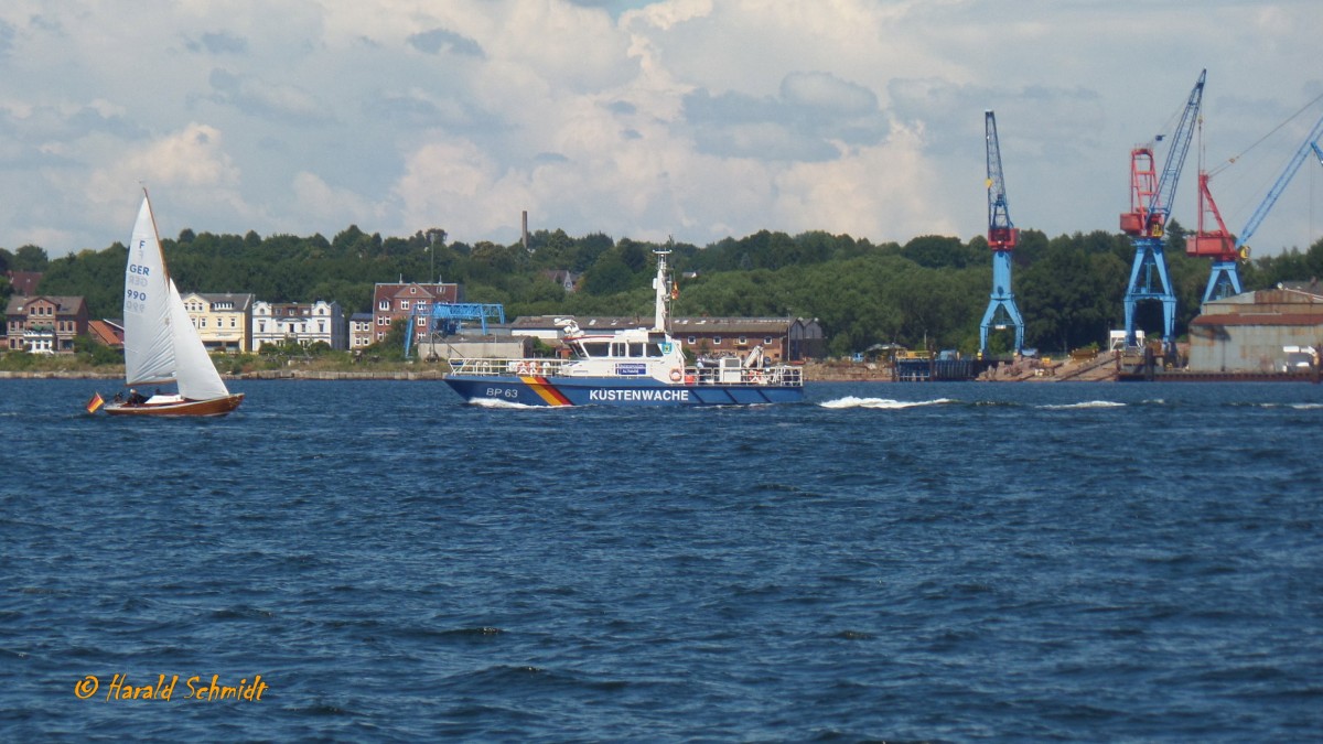 BP 63 ALTMARK am 25.6.2014 auf der Kieler Förde /
Kontroll- und Streifenboot der Bundespolizei / Lüa 20,95 m, B 5,2 m, Tg 1,2 m / 2 Diesel ges. 1176 kW, 1600 PS, 18 kn / 2008 bei Schiffs- und Entwicklungsgesellschaft Tangermünde mbH Genthin /
