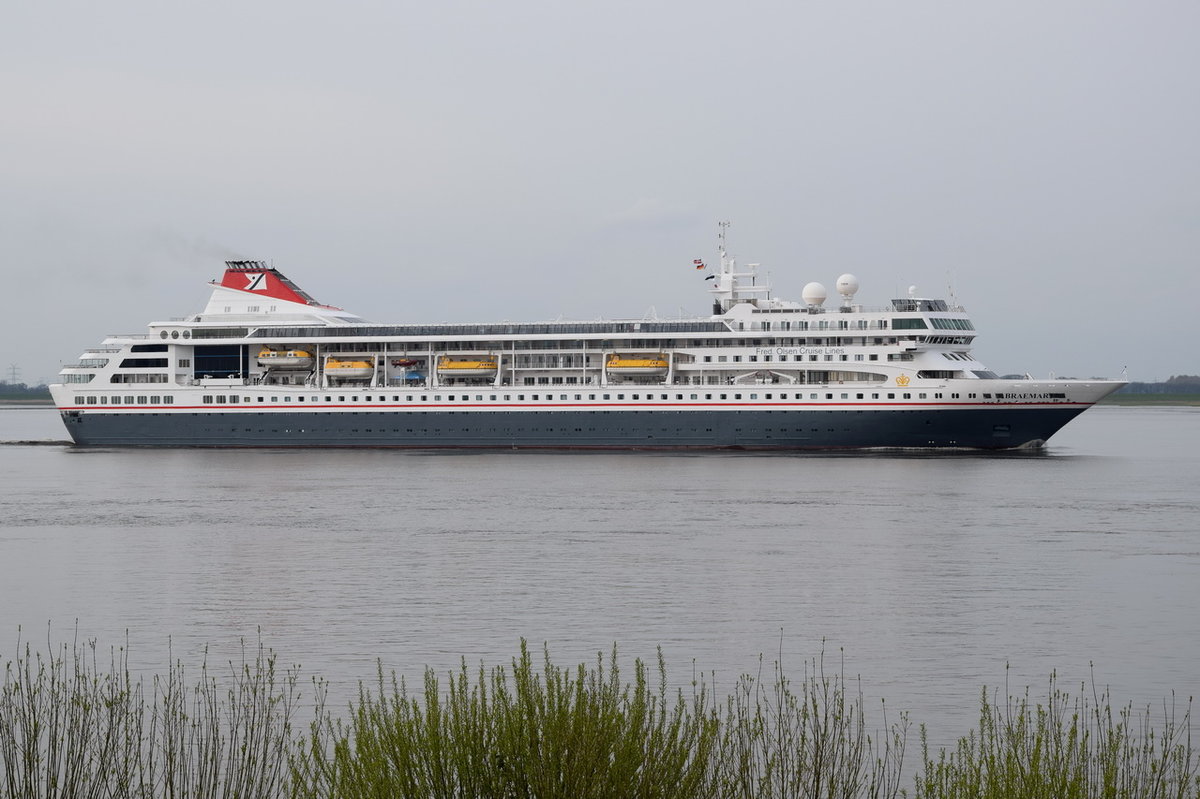 BRAEMAR , Kreuzfahrtschiff , IMO 9000699 , Baujahr 1993 , 163 x 23m , 929 Passagiere , 30.04.2016 Grünendeich