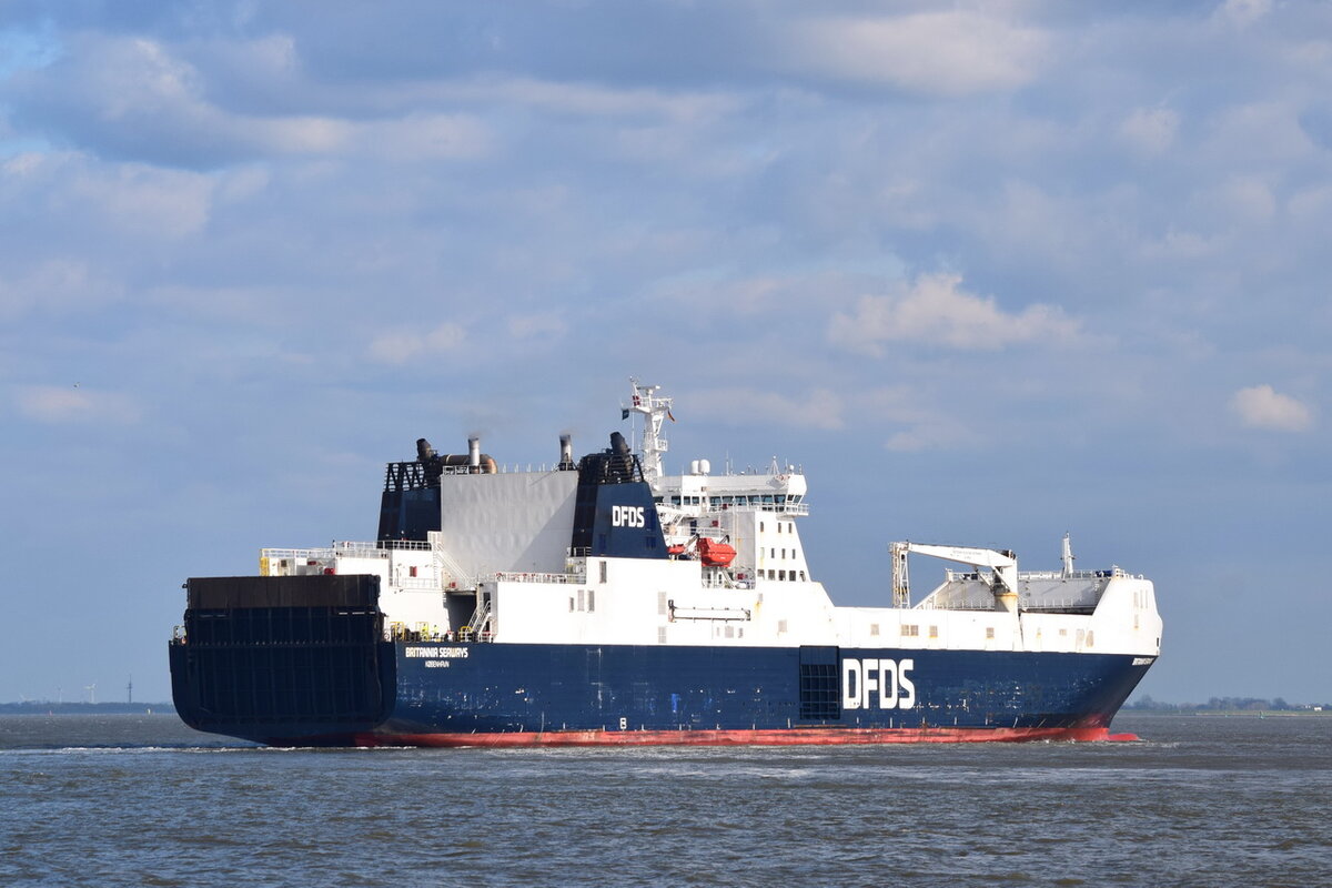 BRITANNIA SEAWAYS , Ro-Ro Cargo , IMO 9153032 ,197.02 x 25.9 m , Baujahr 2000 , Cuxhaven , 22.04.2022