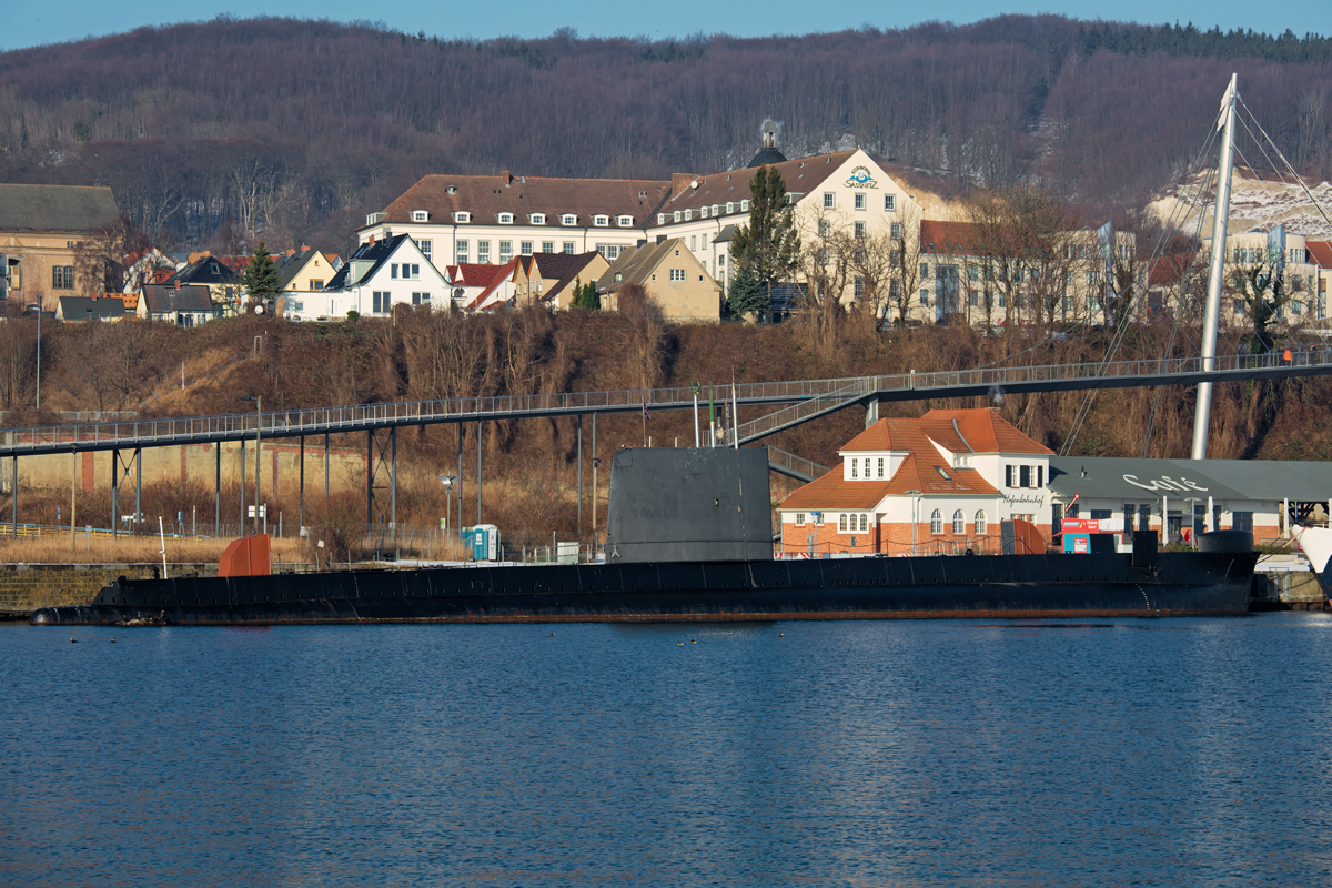 Britisches Museums-U-Boot (H.M.S. Otus) im Hafen von Sassnitz. - 22.01.2016
